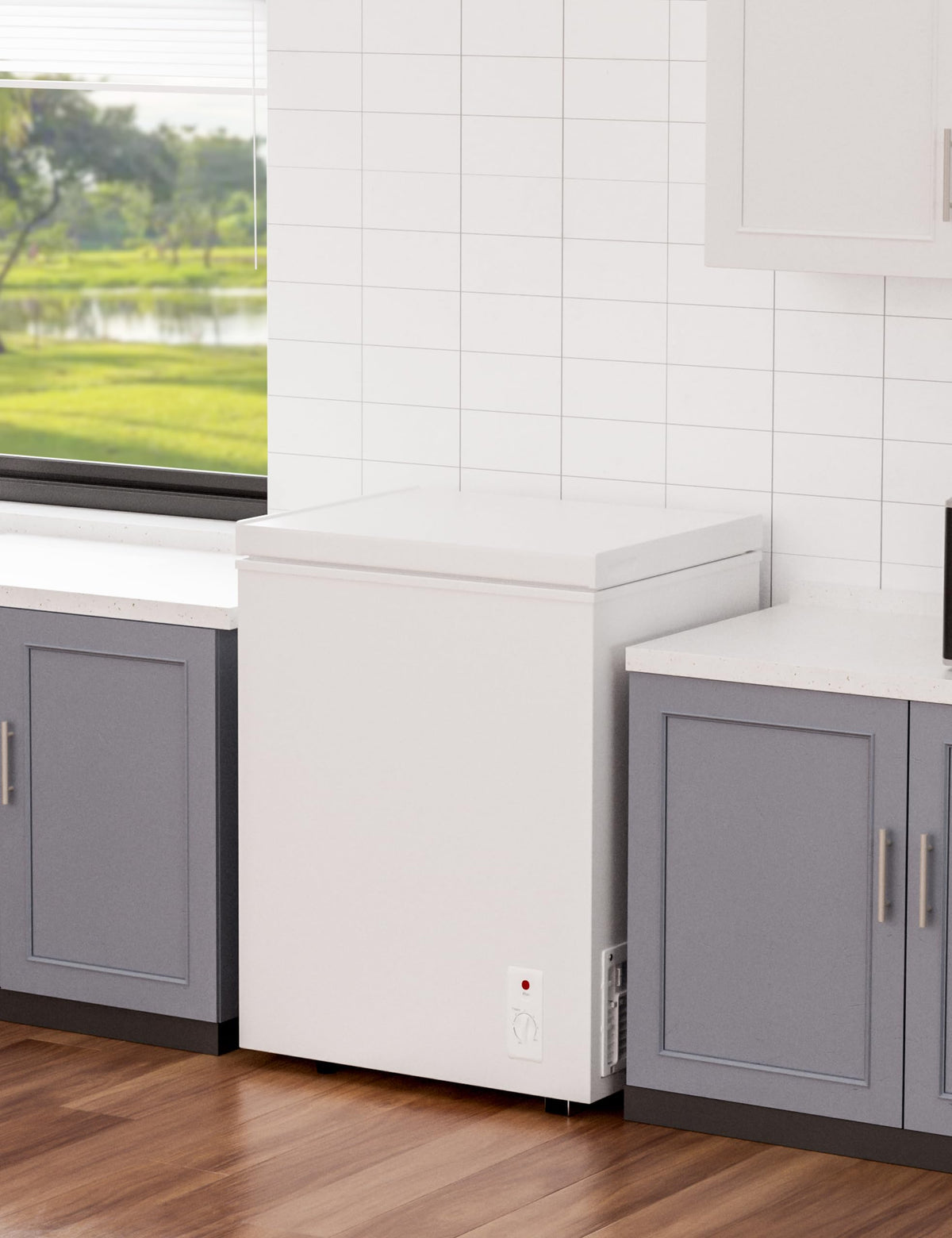 2.5 Cu.Ft White Chest Freezer X942